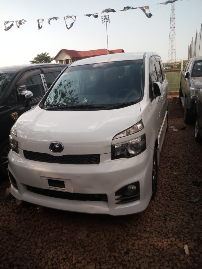 Toyota Voxy Minivan