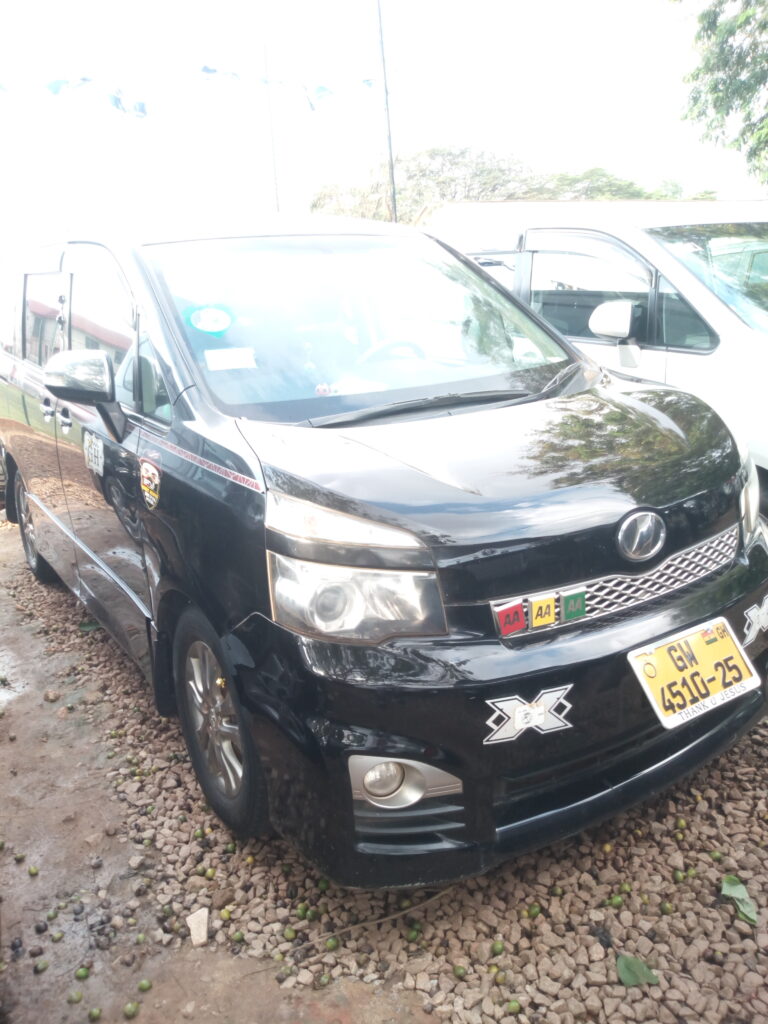 Toyota Voxy Minivan