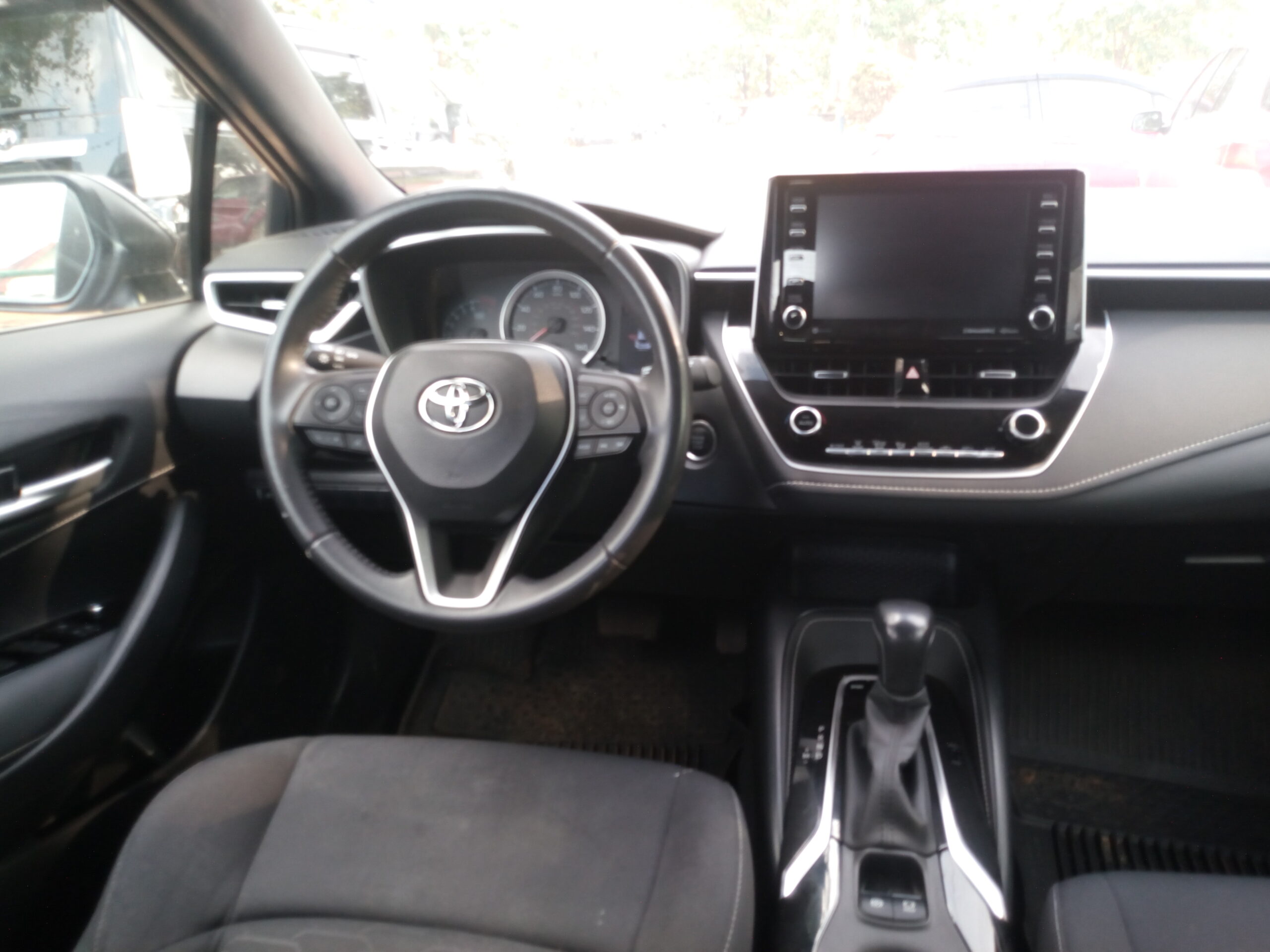 
								2019–2023 Toyota Corolla Hatchback (Silver, Black Roof) full									